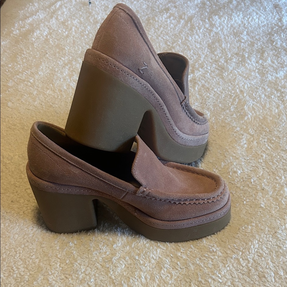 Women's Zodiac Size 6 loafers
